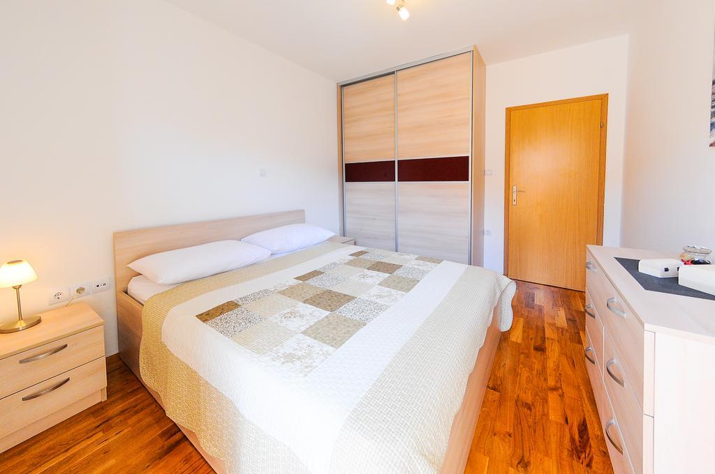 Apartments Rajic Split Kamer foto